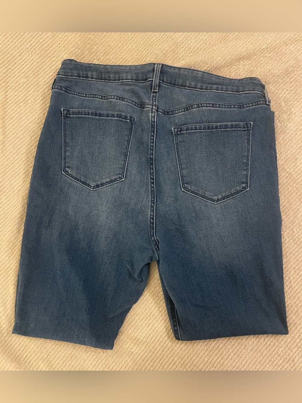 Old Navy Women's High-Rise, Straight Plus Size Jeans, Size 16 short - Picture 7 of 9